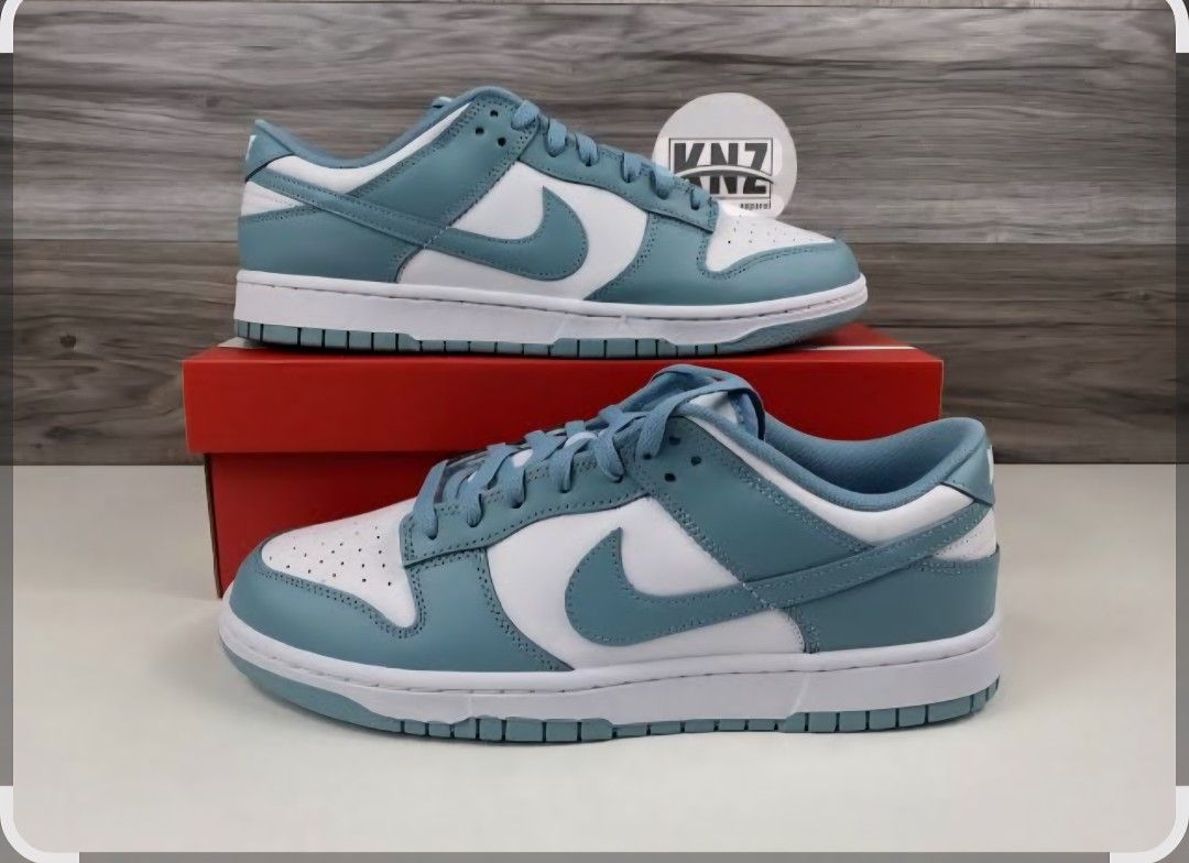 NIKE DUNKS