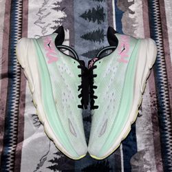 Hoka Running Shoes Size 7.5 Women’s 