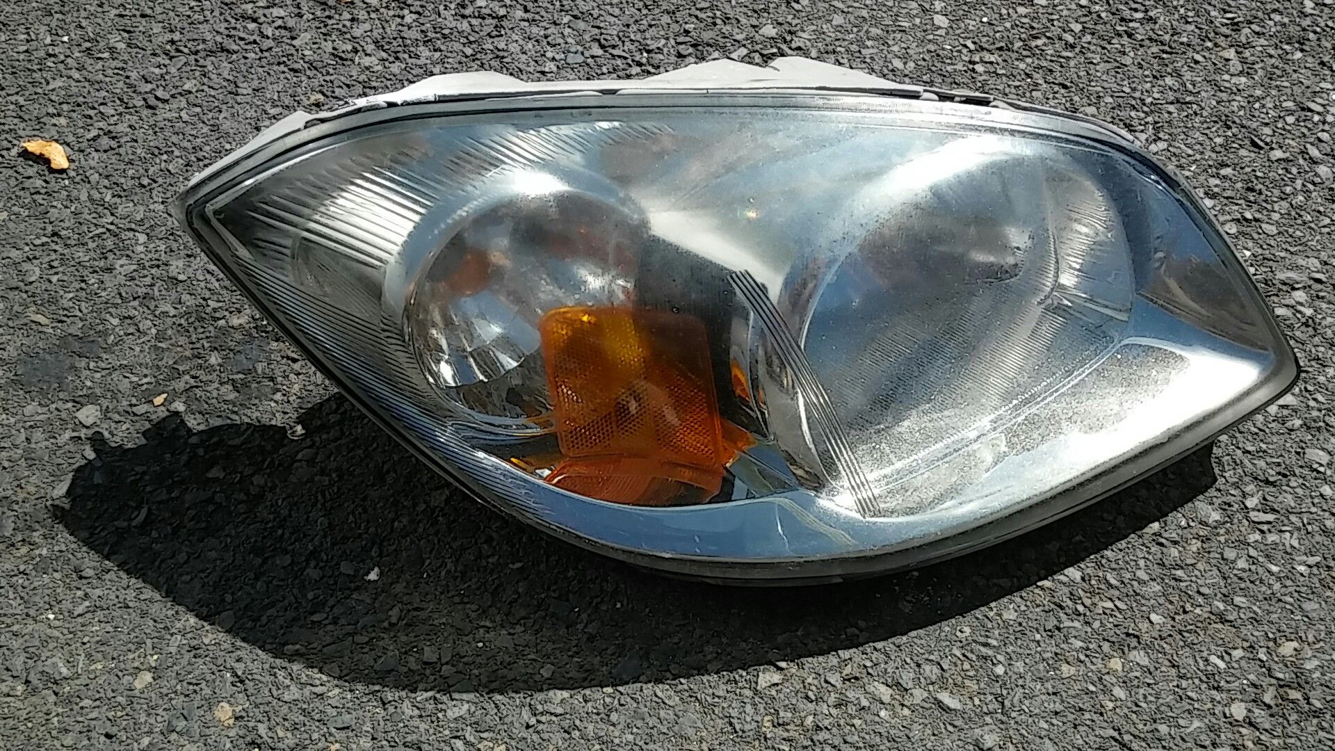 2010 Chevrolet cobalt pasenger side headlight.