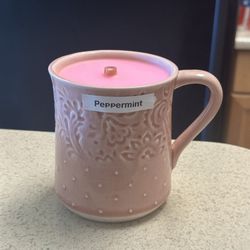 Pink Woodwick Candle In A Pink Mug W/peppermint Fragrance.