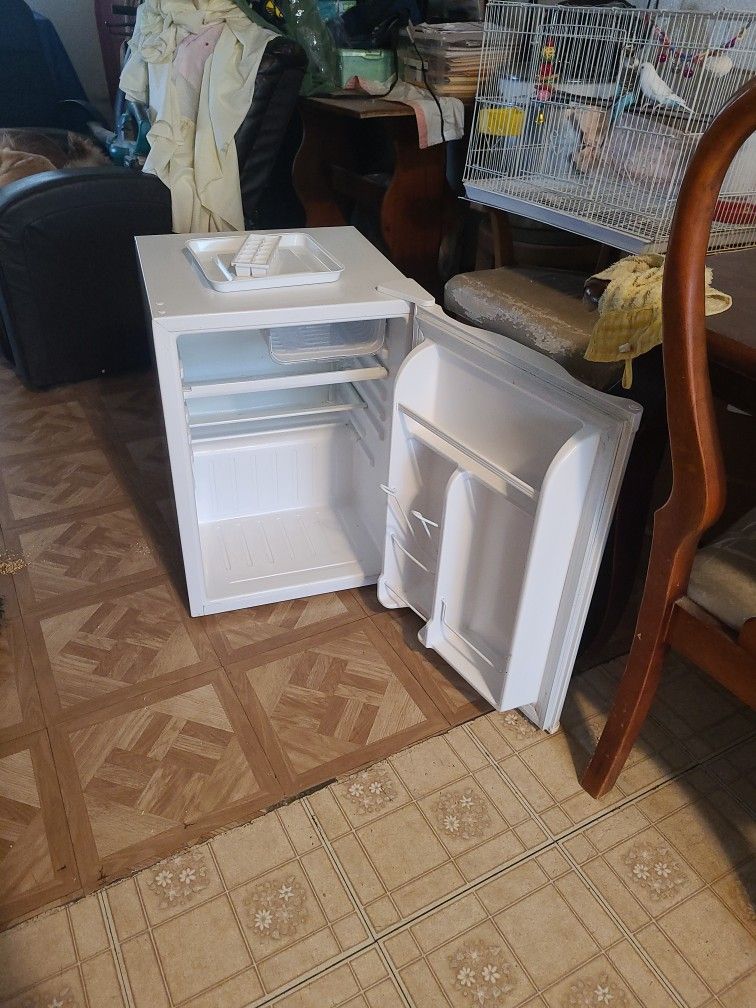 Magic Chef Refrigerator