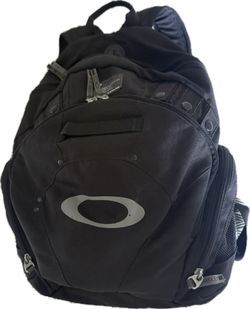 Oakley Mechanism Backpack – Discontinued Model – Great Condition