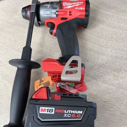 Milwaukee M18 Hammer Drill Comes With 5.0 Battery 