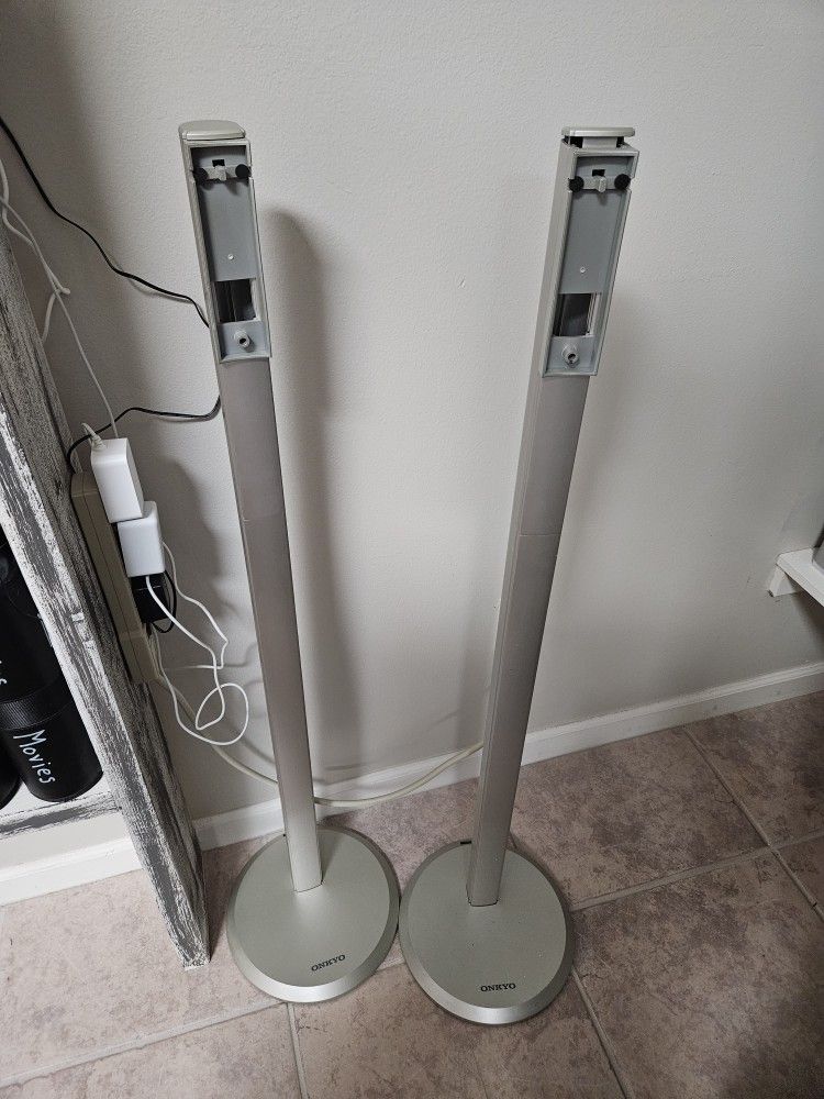 2 Onkyo Speaker Stands