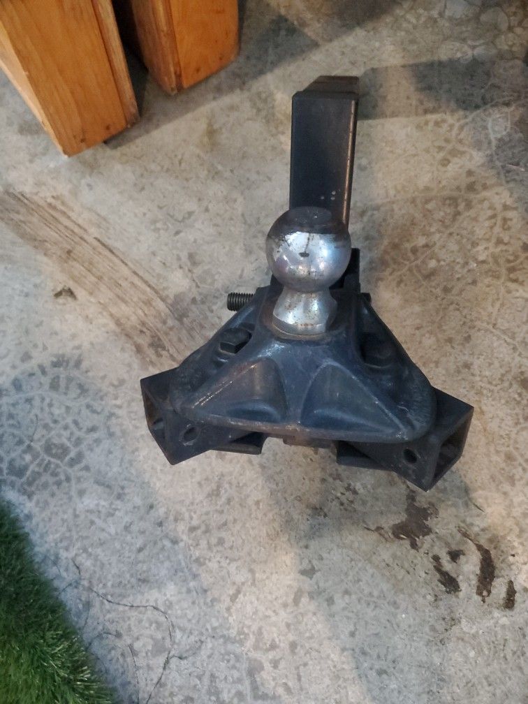 Travel Trailer Hitch w/ Antisway Bars