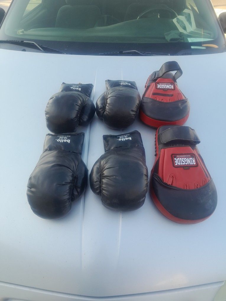 18 Oz Bellow Boxing Gloves And Mitts