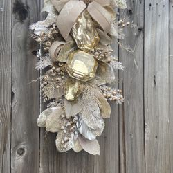 Gorgeous Handmade Gold Jewel Swag