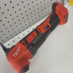 Milwaukee New Multitool 18M Nuevo