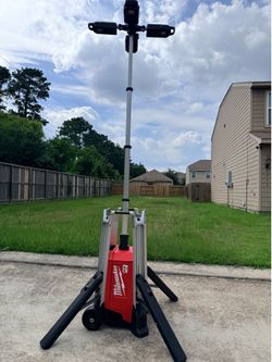 MILWAUKEE MX FUEL ROCKET TOWER LIGHT
