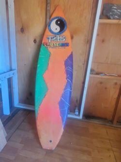 1980s  6'1" Town & Country Surfboard
