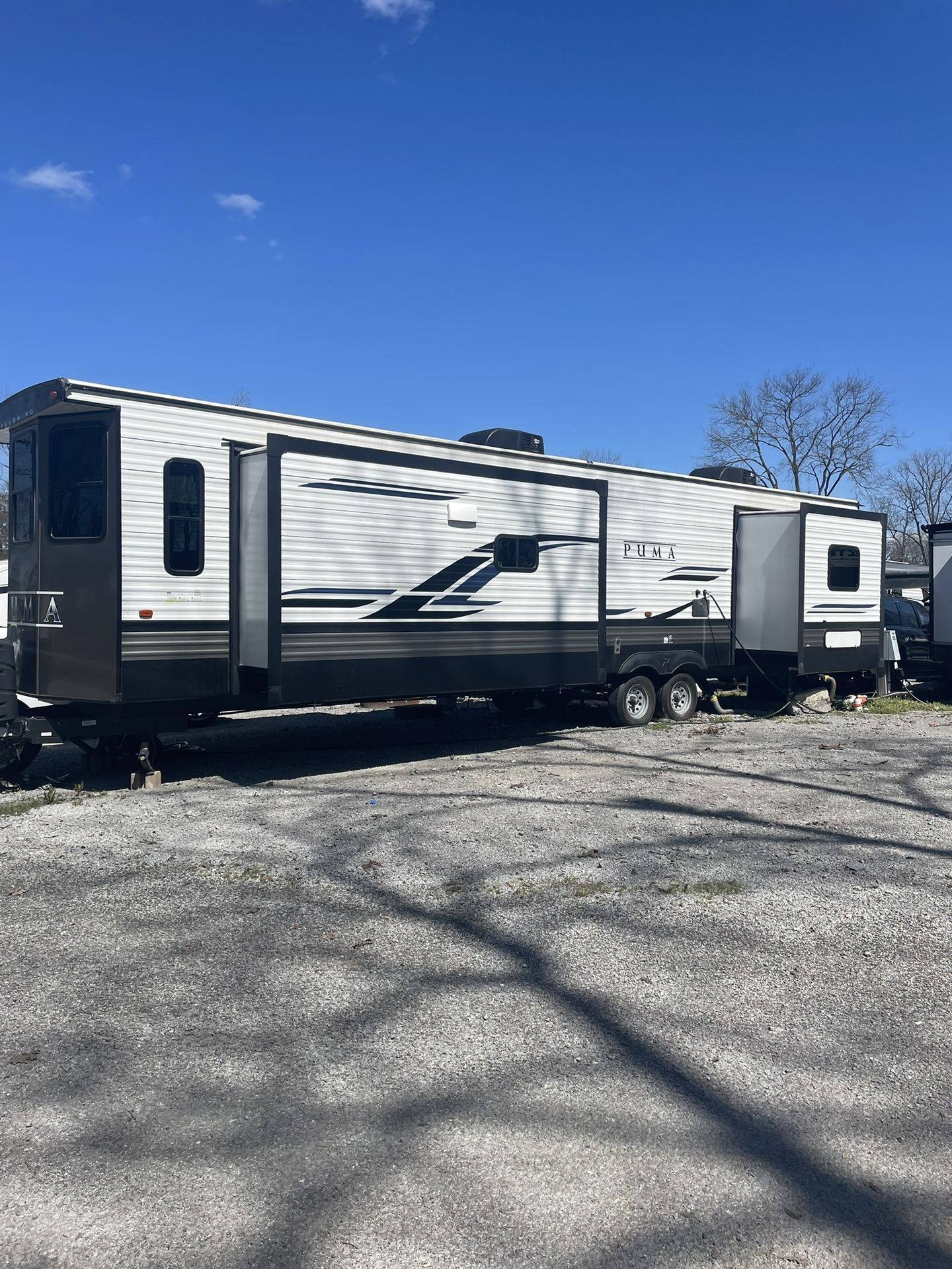 2021 37 Ft Long Puma Destination Rv,