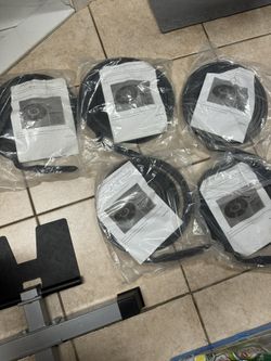 Extendable plant support stands