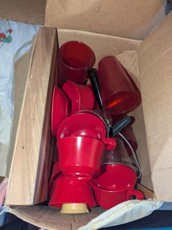 Plastic dish set