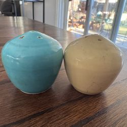 Vintage Pottery Salt And Pepper Shakers