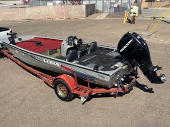 2009 Lowe 17’ Bass Boat Mercury 60 EFI 40 mph boat