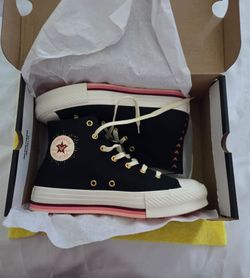 Kids Converse Sneakers Size 6Y