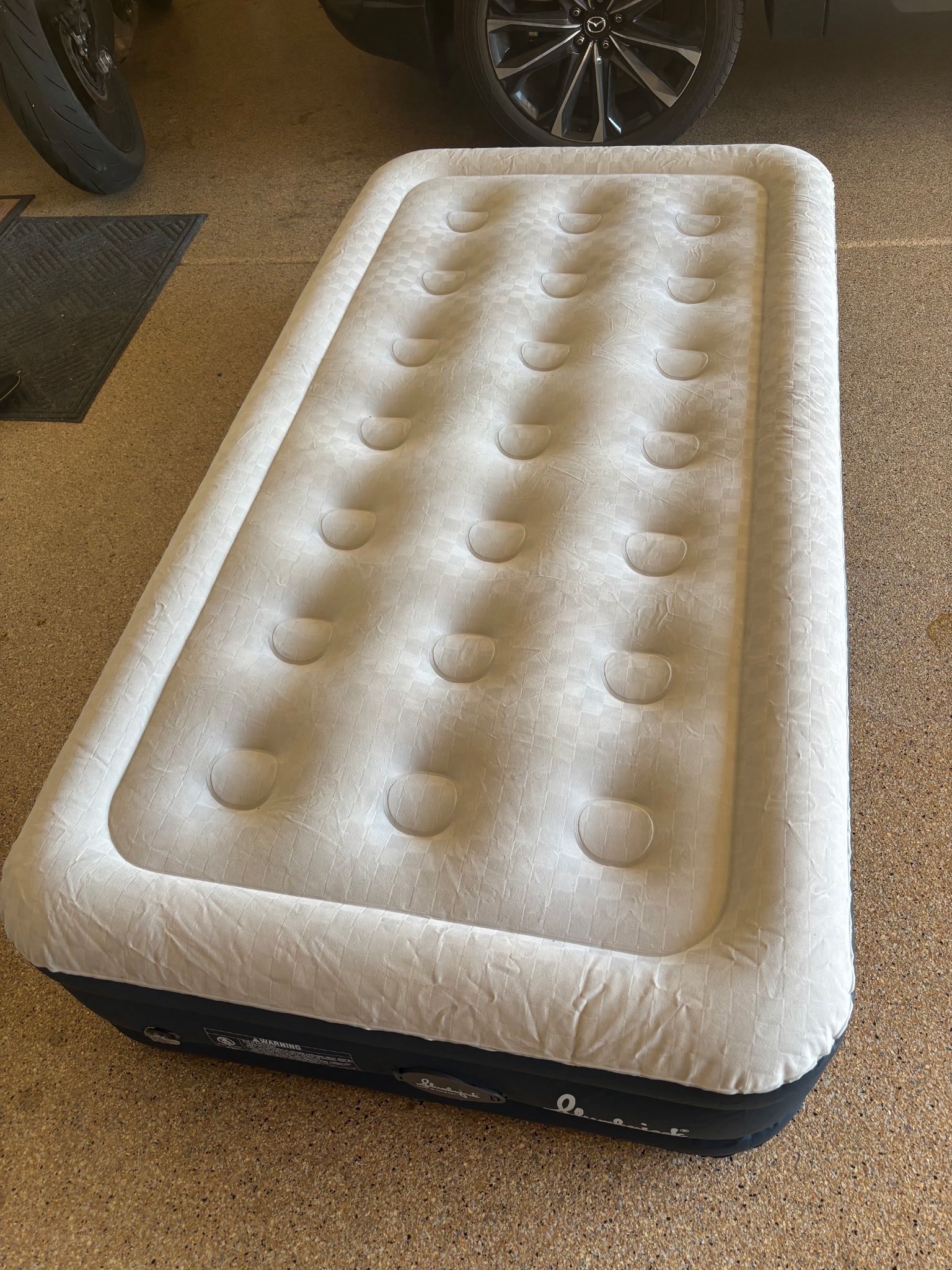 Slumberjack Air Mattress – Twin/Full (Camp In Comfort) + Electric Pump