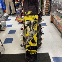 Lib Tech Skate Banana 152 Hybrid Rocker Snowboard Certified With Warranty  for Sale in Las Vegas, NV - OfferUp