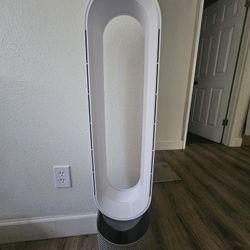 Dyson Pure Cool TP04 HEPA Air Purifier Tower Fan / Don't work For Parts /Repair