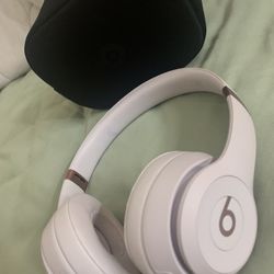 Beats Solo 4