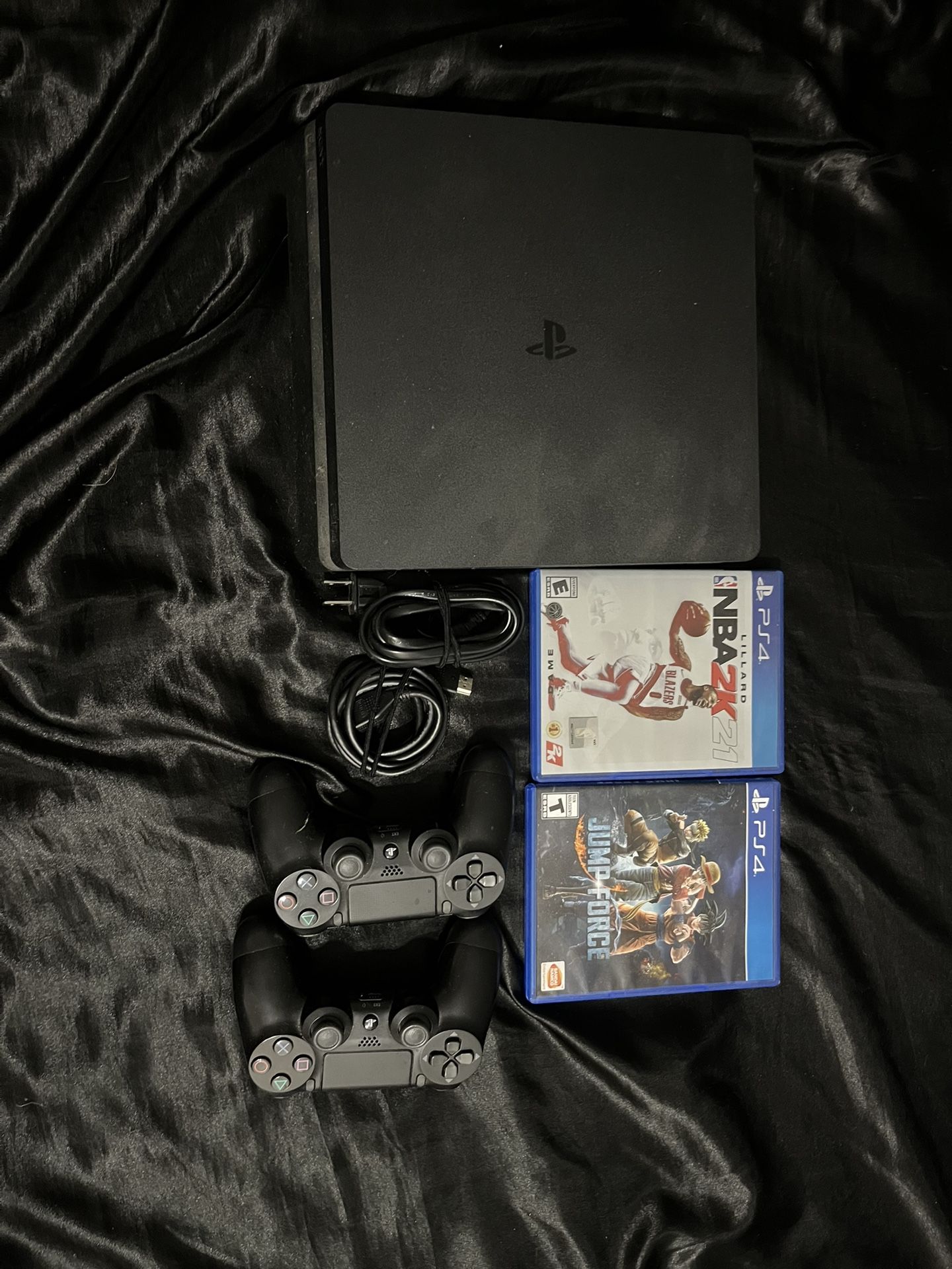 Ps4 Slim 2 Controllers 2 Games