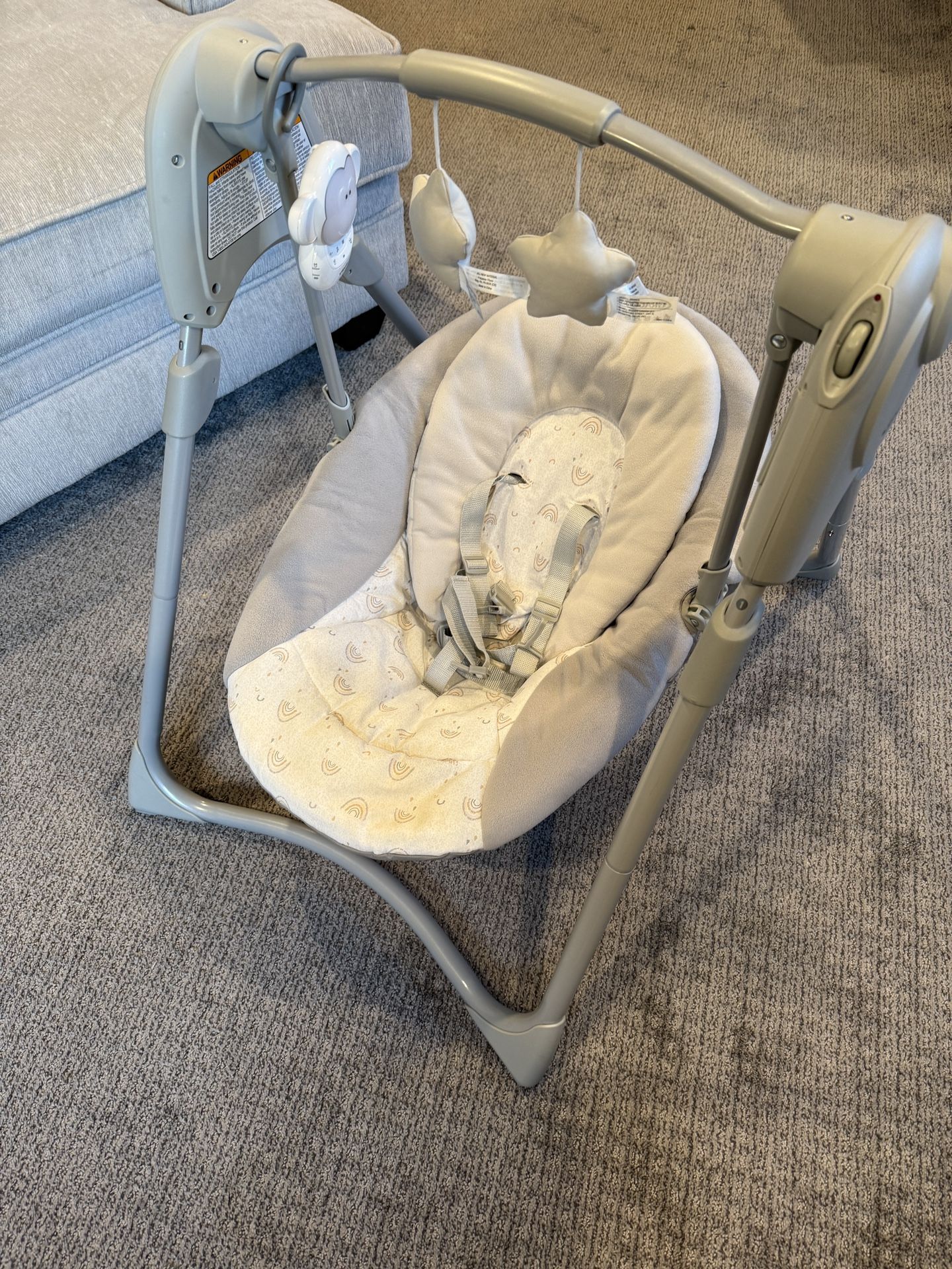 Graco Slim Spaces Baby Swing