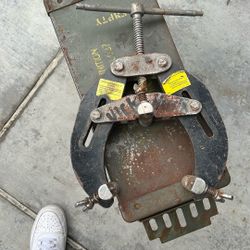 PIPE CLAMP