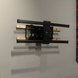 New full motion TV mount
