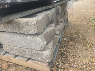 Retaining wall stackable blocks 18x11x4
