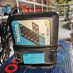 MAKITA 18V FAST CHARGER NEW 