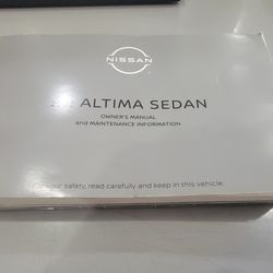 2022 N I S S A N -  A L T I M A. Owner's  Manual.