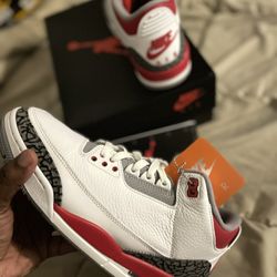 Jordan 3 FIRE RED.  SIZE 9