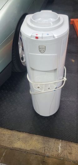 Water dispenser (7) 5 Gallon jugs and holder stand