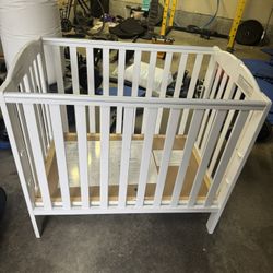 Foldable Baby Crib (No Mattress)
