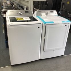 New Scratch And Dent Samsung Washer And Dryer Set. 1 Year Warranty 