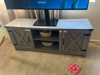 Entertainment center