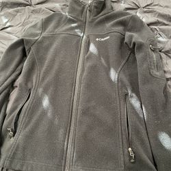 Columbia fleece black jacket XS two front zip pockets and an arm zip pocket