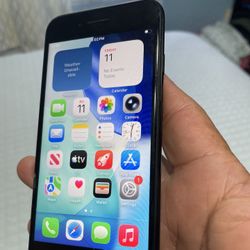 iPhone Se 64Gb 2nd Factory Unlocked. Screen Is Cracked But Fully Functional 