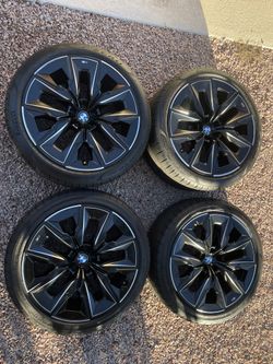 OEM 909M BMW i7 G70 740i 750e 760i 7-Series Wheels Rims Tires Set Factory 21"