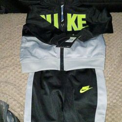 Nike Two-piece Sweatsuit 12m