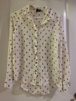 Fun & Flirt Skull Print Button Down Shirt Blouse