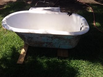 Vintage bathtub 1941