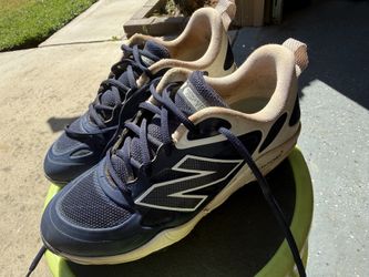 Softball metal cleats