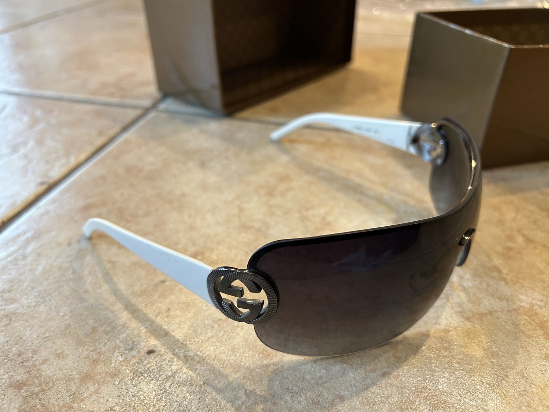 GUCCI Shield Sunglasses GG2890/S