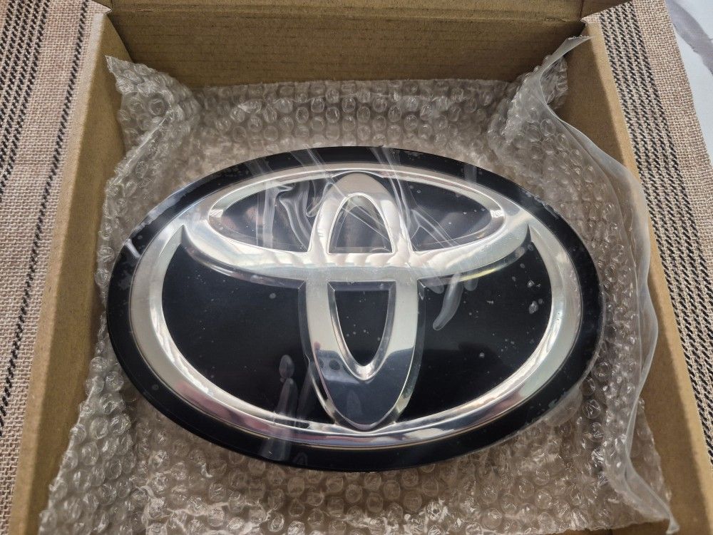 Toyota Front Grille Logo Emblem Radar 90(contact info removed)0 C2023 90975-A2009 Black OEM