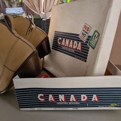 Vintage ankle boots " Canada" size 7