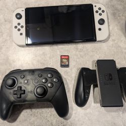 Nintendo Switch OLED W/ Legend Of Zelda Totk and Pron Controller