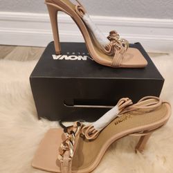 New Heels Nude Sz 6