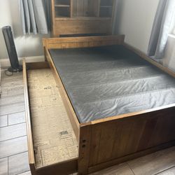 Rooms To Go Wood trundle Bed With Book Case Headboard