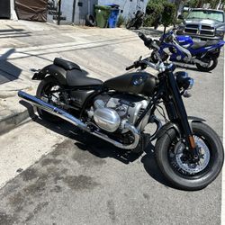 2022 BMW R18 Classic Metallic Gray